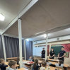 Альбом: Безпека понад усе!  Учні 1 класу Запорізької початкової школи «Еврика», мали надзвичайно важливу зустріч — бесіду на якій відбулися навчальні евакуації, організовані ювенальними поліцейськими спільно з рятувальниками. 