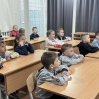 Альбом: Безпека понад усе!  Учні 1 класу Запорізької початкової школи «Еврика», мали надзвичайно важливу зустріч — бесіду на якій відбулися навчальні евакуації, організовані ювенальними поліцейськими спільно з рятувальниками. 