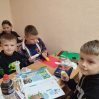 Альбом: Щорічно в другу неділю травня відзначається ДЕНЬ МАТЕРІ! Напередодні свята учні 4 класу запросили дошкільнят до себе на урок.