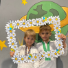 Альбом: З Днем Родини!  Дорогі учні та шановні батьки! Щиро вітаємо вас з чудовим святом – Днем родини!  Це особливий день, коли ми ще раз згадуємо, наскільки важливі тепло, любов і підтримка найдорожчих людей. 