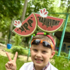 Альбом: Дорогі мої першокласники!  Ось і настав цей урочистий день – Останній дзвоник! Здається, зовсім нещодавно ви, такі маленькі та несміливі, вперше переступили поріг нашої школи.  Ваші очі сяяли цікавістю, а серця були наповнені очікуванням чогось нового. І ось, промайнув цілий рік, і ви вже не ті безпорадні малюки, а справжні першовідкривачі знань!  