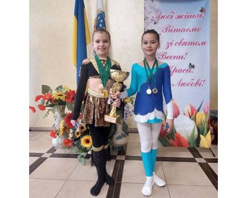 Вітаємо Вальцер Кіру та Ушату Мар’яну, учениць 3 класу ЗПШ «Еврика», з ПЕРЕМОГАМИ у фестивалі східного та сучасного танцю «SEMIRAMIDA – 2024», який проходив 9 березня у місті Дніпро.
